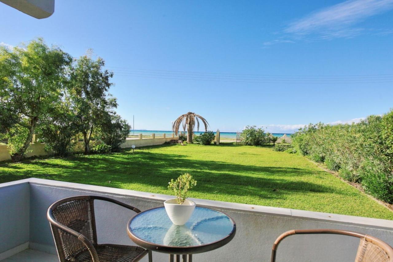 Villa Maria On The Beach Ахараві Екстер'єр фото