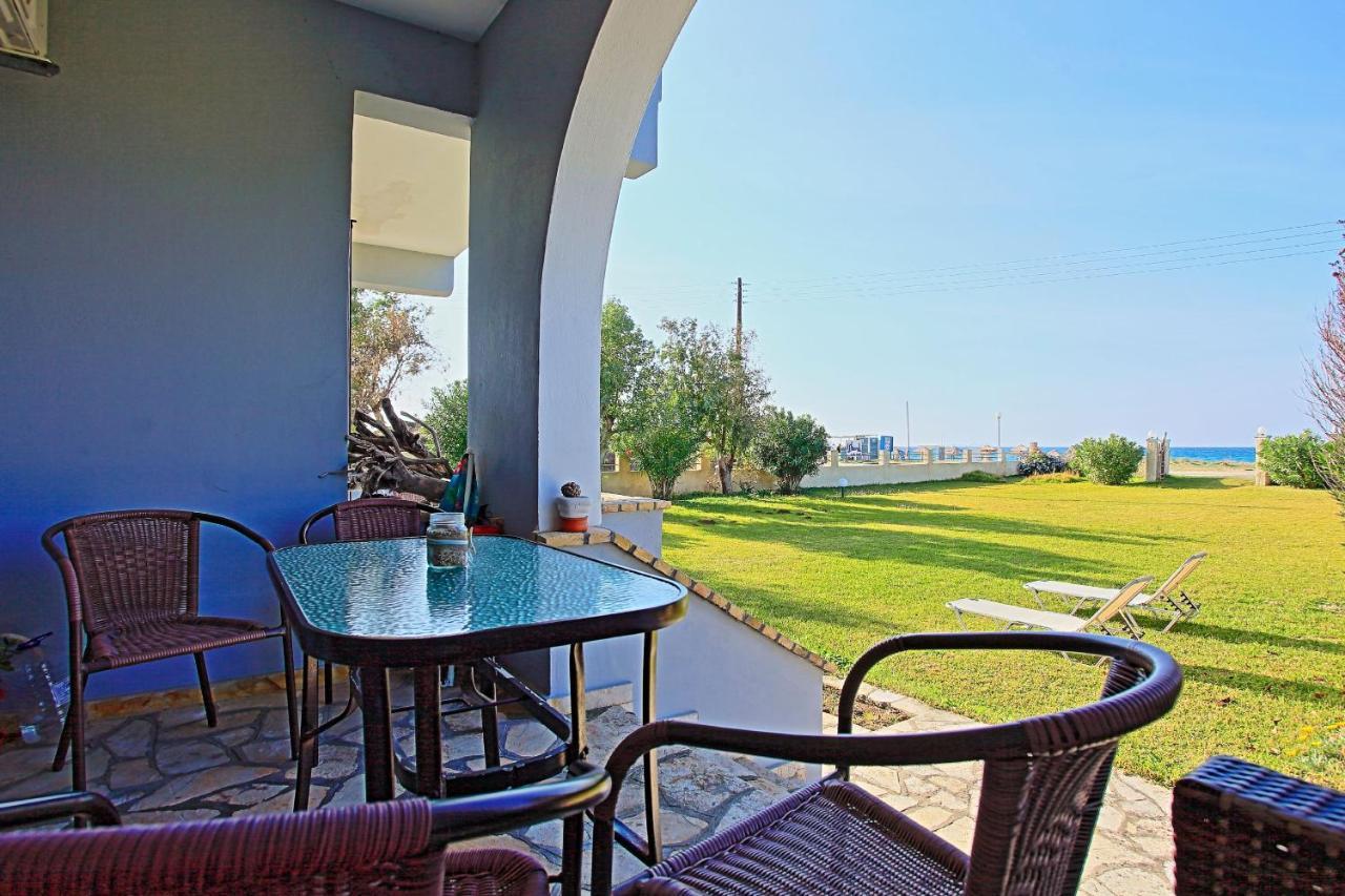 Villa Maria On The Beach Ахараві Екстер'єр фото